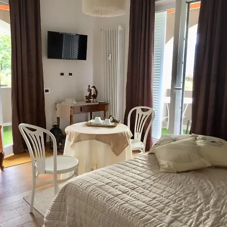 Madame Canard Bed & Breakfast