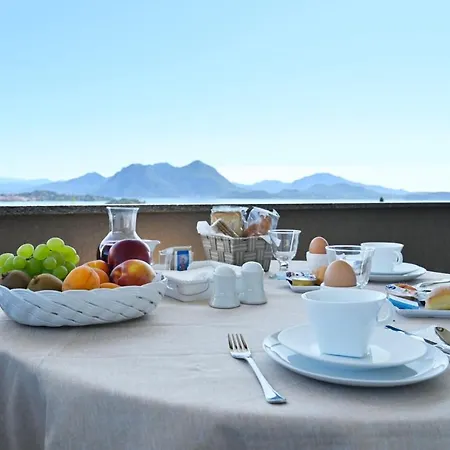 Madame Canard Bed & Breakfast